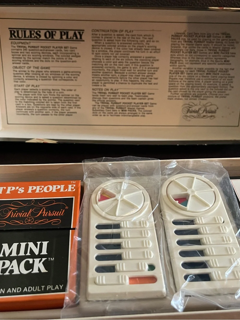 Brand New Vintage Parker Brothers Trivial Pursuit Pocket Player Set